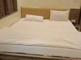 Hotel Bani Hashim 110 Mtrs from Dargah