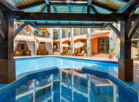 Casa Del Mar Apartments