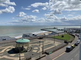 Beach View Apartment - Top floor sea view Ramsgate, hotel with parking in Ramsgate