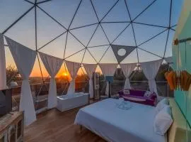 Glamping Skies - Adults Only、エストレモスのグランピング施設