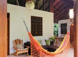 Casa Osos Caribeños a solo 400 mts de la playa, hotel en Punta Uva