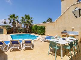 Dar ta' Censina Villa with Private Pool, hotell i Għasri