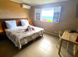 Suite Spacieuse 4 étoiles 77m2 vue mer Les Saintes