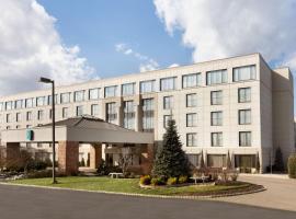 Embassy Suites by Hilton Piscataway Somerset, hôtel à Piscataway près de : HighPoint Solutions Stadium