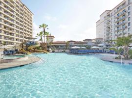 The Waterfront Beach Resort, A Hilton Hotel, spa hotel in Huntington Beach