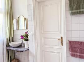 VILLA FAMILIA home stay, hotel v destinaci Lažany