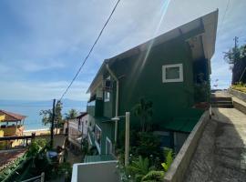 Casa Caiçara, hotel perto de Praia de Ubatubinha, Praia de Araçatiba