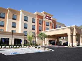 Hampton Inn & Suites Salt Lake City/Farmington, hotelli kohteessa Farmington lähellä maamerkkiä Lagoon-huvipuisto