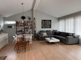 Brīvdienu māja Beautiful 3 bedroom modern house with patio Reikjavikā