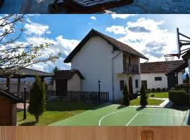DREAM HOUSE Lis