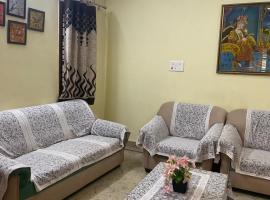 Ghar-fully furnished house with 2 Bedroom hall and kitchen, hotell i Bangalore