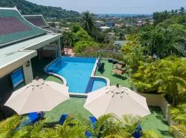 Luxury Four Bed Villa Jasmine, infinity pool, full staff , chef and breakfasts