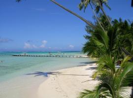 Moorea Pool & Lagoon House, villa in Moorea