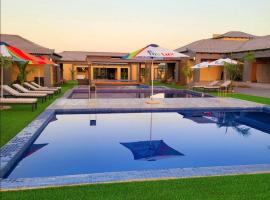 The Lux Hotel and Resorts, hotel em Louis Trichardt