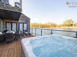 Waters Edge 05, Amaranth Lodge - P, hotel with parking in South Cerney