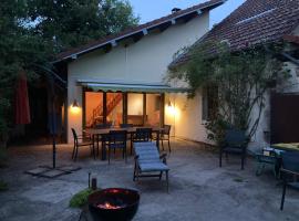 Maison de charme, vacation rental in Thil-sur-Arroux