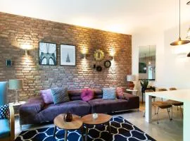 Spacious 3BR apartment with AC in living room, 2 balconies