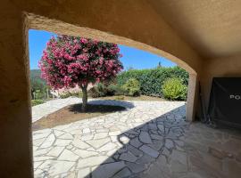 Rez de jardin, entre mer et montagne, hotell i Levens