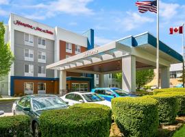 Hampton Inn & Suites Seattle North/Lynnwood, hotel sa hidromasažnim kadama u gradu Linvud