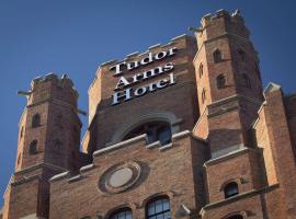 The Tudor Arms Hotel Cleveland - a DoubleTree by Hilton，位于克利夫兰伯克湖畔机场 - BKL附近的酒店