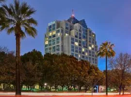 Hilton Los Angeles North-Glendale & Executive Meeting Center