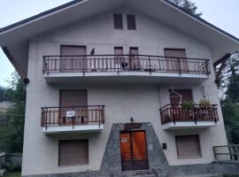 MONTAGNA CHE PASSIONE, hotel with parking in Chiomonte