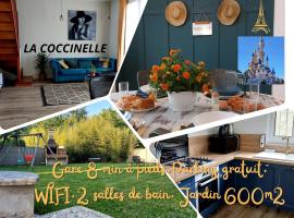 La Coccinelle، بيت عطلات في Ozoir-la-Ferrière