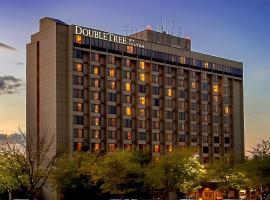 DoubleTree by Hilton Hotel St. Louis - Chesterfield – hotel w mieście Chesterfield