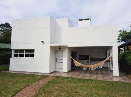 La Lechuzona- Country Rincon SantaMaria – dom przy plaży w mieście Ituzaingó