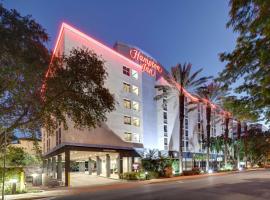 Hampton Inn Miami-Coconut Grove/Coral Gables, отель в Майами