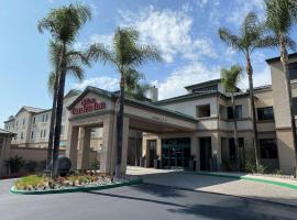Viesnīca Hilton Garden Inn Montebello / Los Angeles pilsētā Montebelo, netālu no apskates objekta tirdzniecības centrs Citadel Outlets