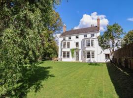 Syleham House, holiday home in Eye