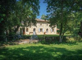 Le Moulin de Bafave, hotel with parking in Périssac