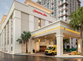 Hampton Inn Miami/Dadeland, hotell sihtkohas South Miami huviväärsuse The Shops at Sunset Place lähedal