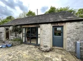 Peak District Old Forge House in Over Haddon
