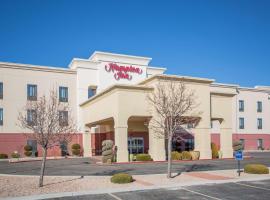 Hampton Inn Santa Rosa، فندق في سانتا روزا