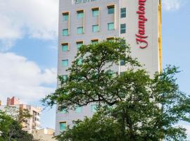 Hampton By Hilton Bucaramanga, hotel s jacuzzi v destinaci Bucaramanga