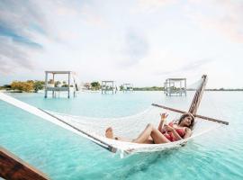 Mahogany Bay Resort and Beach Club, Curio Collection โรงแรมในซานเปโดร