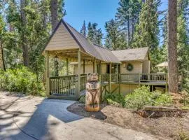 Cozy Bears Hideaway about 3 Mi From Shaver Lake!