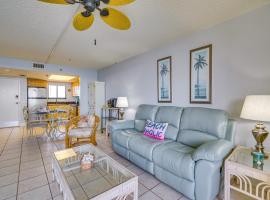 Waterfront Hudson Condo with Pool and Beach Access, ξενοδοχείο σε Hudson