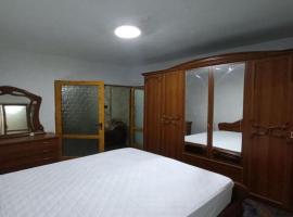 first floor ap for rent 1+1, parkolóval rendelkező hotel Korçában