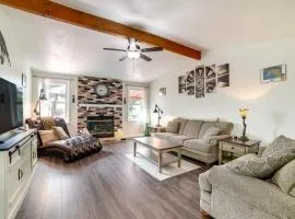 Pet-Friendly Home with Hot Tub! 6 Mi to Dtwn Reno