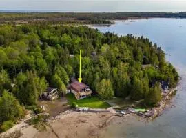 Waterfront Cottage for rent (Near Sauble Beach)