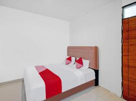 OYO 3051 Stm Suite Near Amplas Bus Terminal, hotell med parkeringsplass i Medan