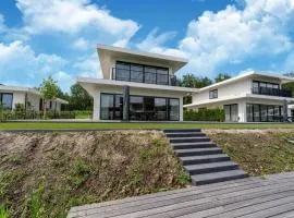 16p spacious villa on the water in Zeewolde