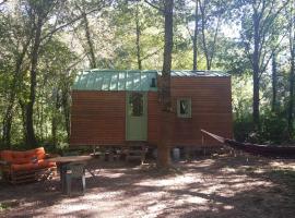 Tiny house, hotel met parkeren in Miélan