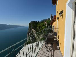 Hotel Miralago: Tremosine Sul Garda'da bir otel