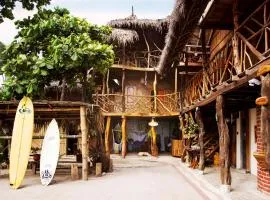 Hostal Olmito Canoa，位于卡诺阿的海滩短租房
