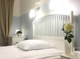 EUROPA22 Apartament RELAKS z JACUZZI w samym sercu miasta Prestiżowe osiedle z widokiem na park i staw z fontannami Szybkie i Łatwe Zameldowanie