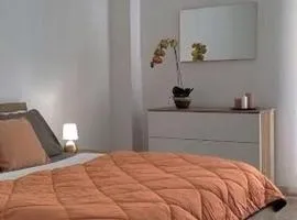 APPARTAMENTO DELIZIOSO CON TERRAZZO IN CENTRO-DELICIOUS APARTMENT WITH TERRACE